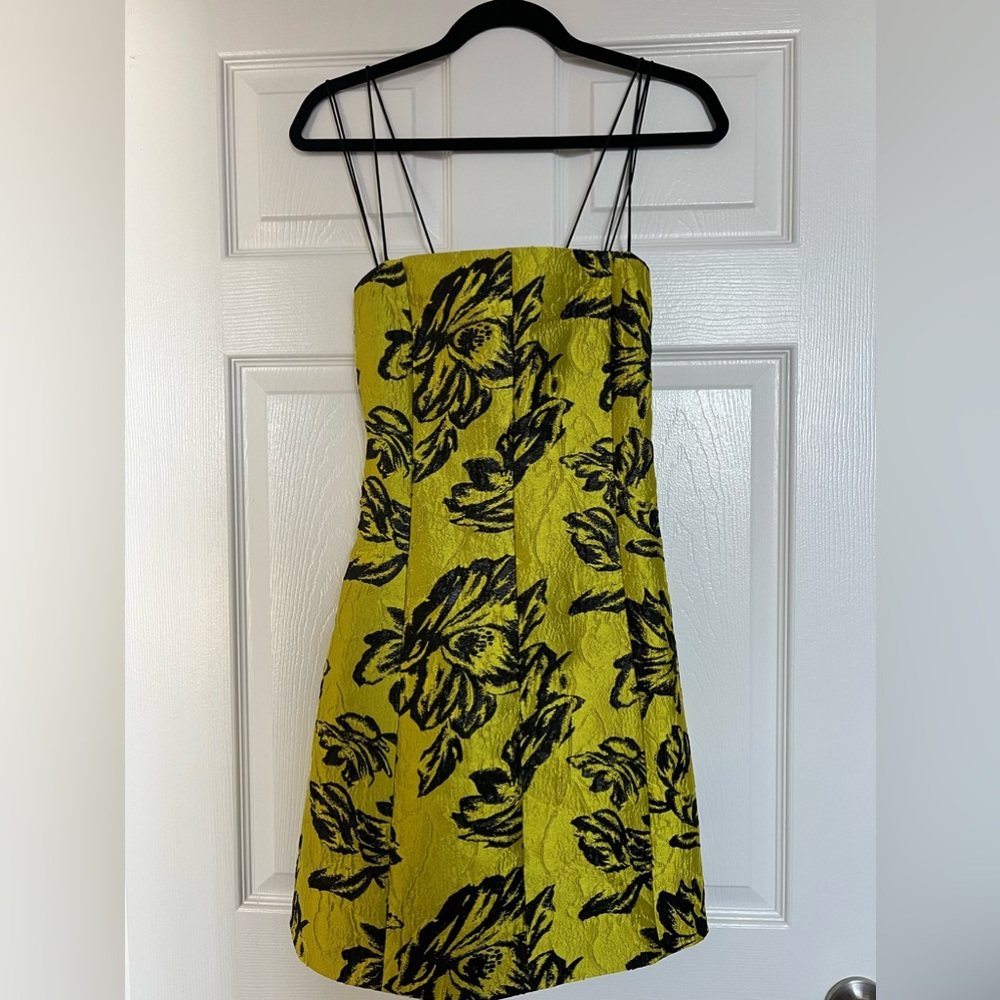 Alice + Olivia - Tayla Floral Jacquard Dress